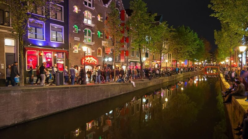Come to the red light district for the best Escort Amsterdam.