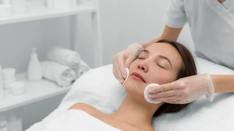 5 Reasons To Consider a Professional Facial